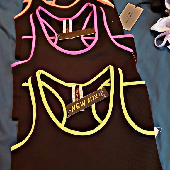 Top - Picture 2 of 3